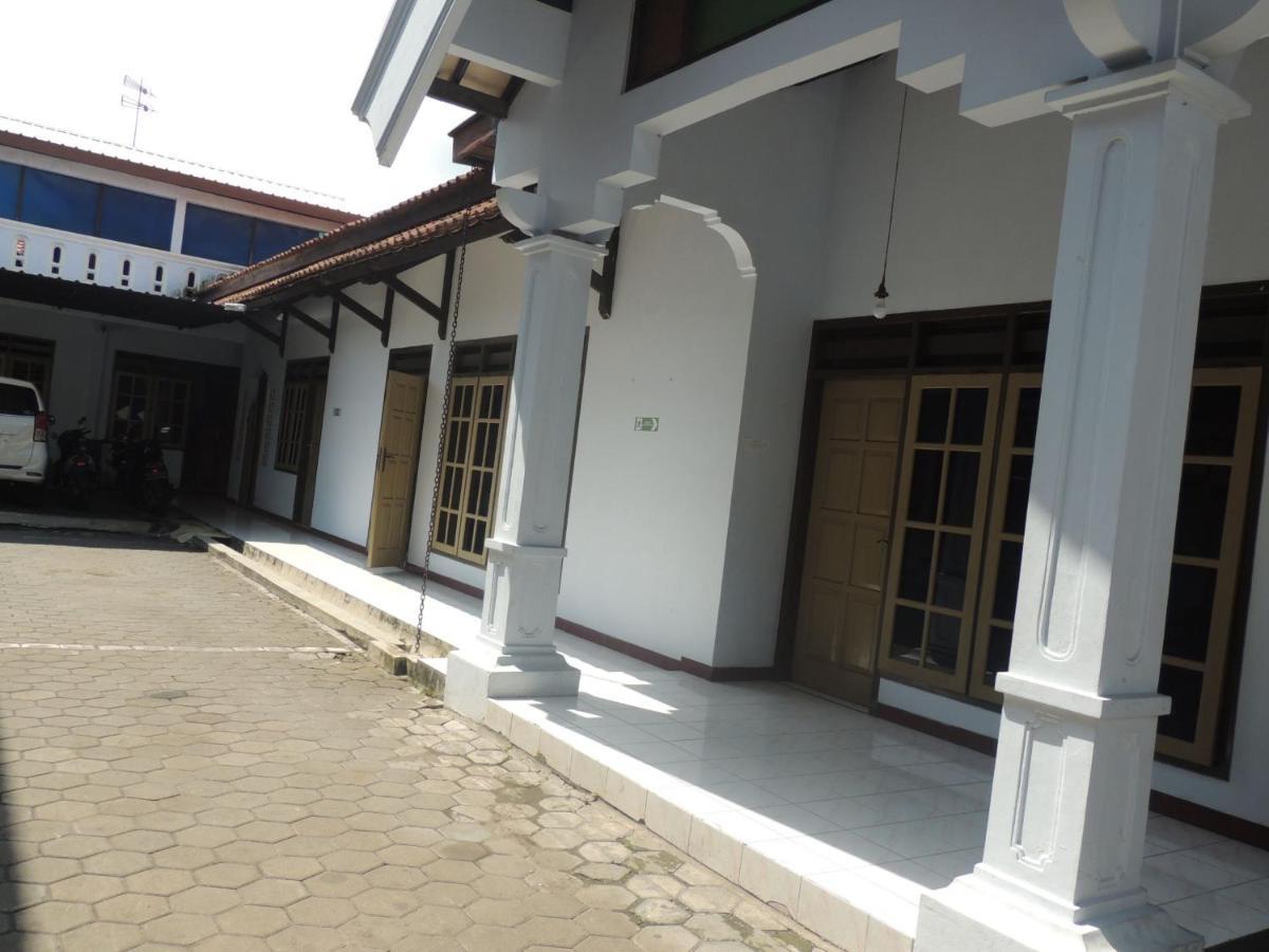 Hotel Sejahtera Kebumen Exterior photo